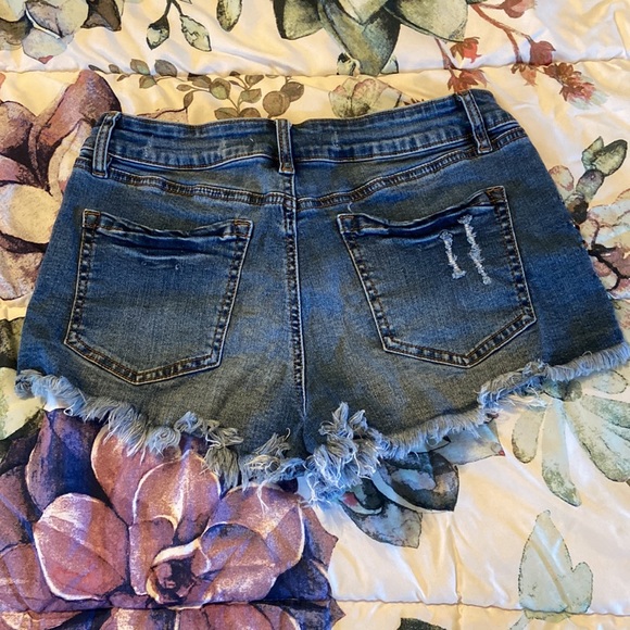 Lace up stretchy jean shorts. - Picture 5 of 5